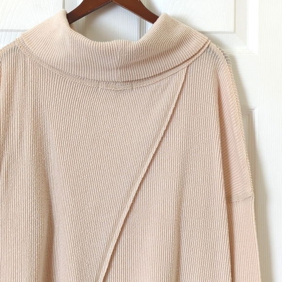 We The Free Juicy Oversized Rib Knit Cowl Neck Split Tulip Back Sweater Cream M - Picture 10 of 12